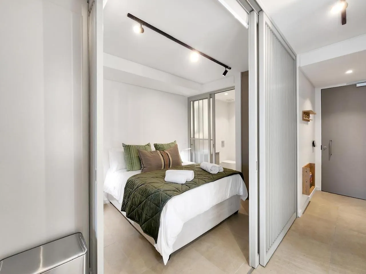 The Braemar Green Point Two Bed, Two Bath, Parking Cape Town 0*,