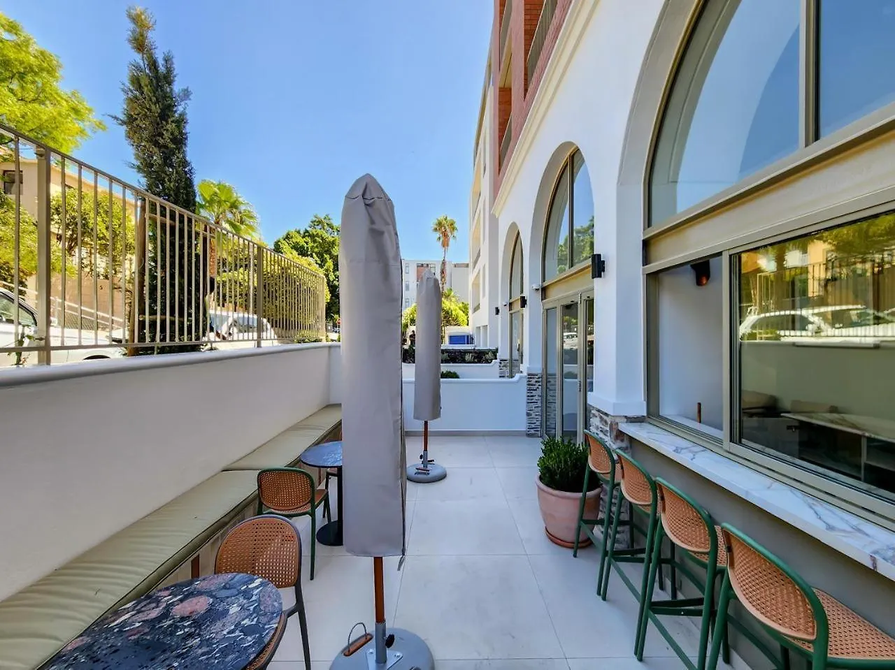 The Braemar Green Point Two Bed, Two Bath, Parking Cape Town Apartment