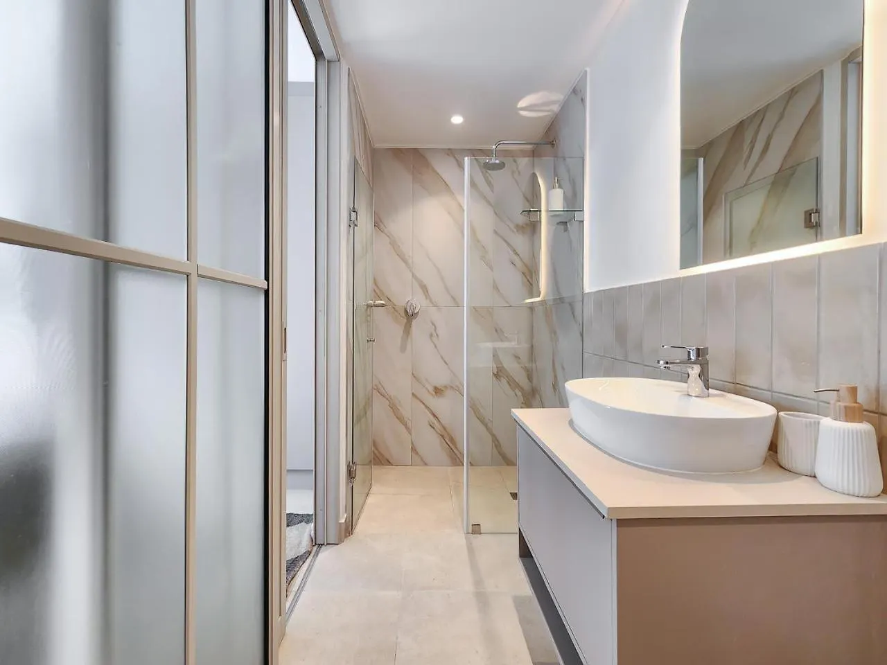 The Braemar Green Point Two Bed, Two Bath, Parking Cape Town South Africa