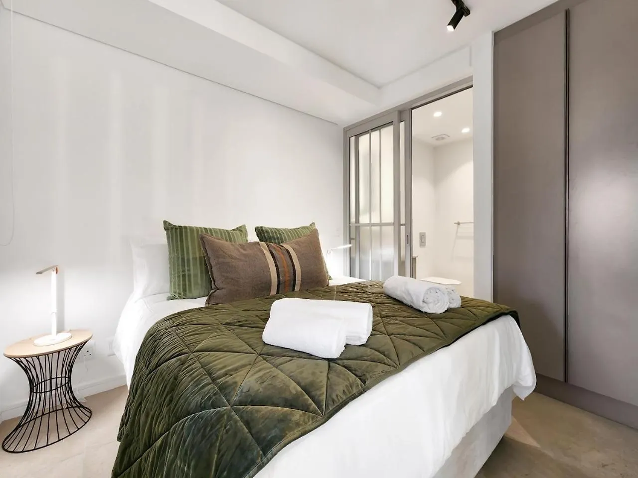 The Braemar Green Point Two Bed, Two Bath, Parking Cape Town 0*,