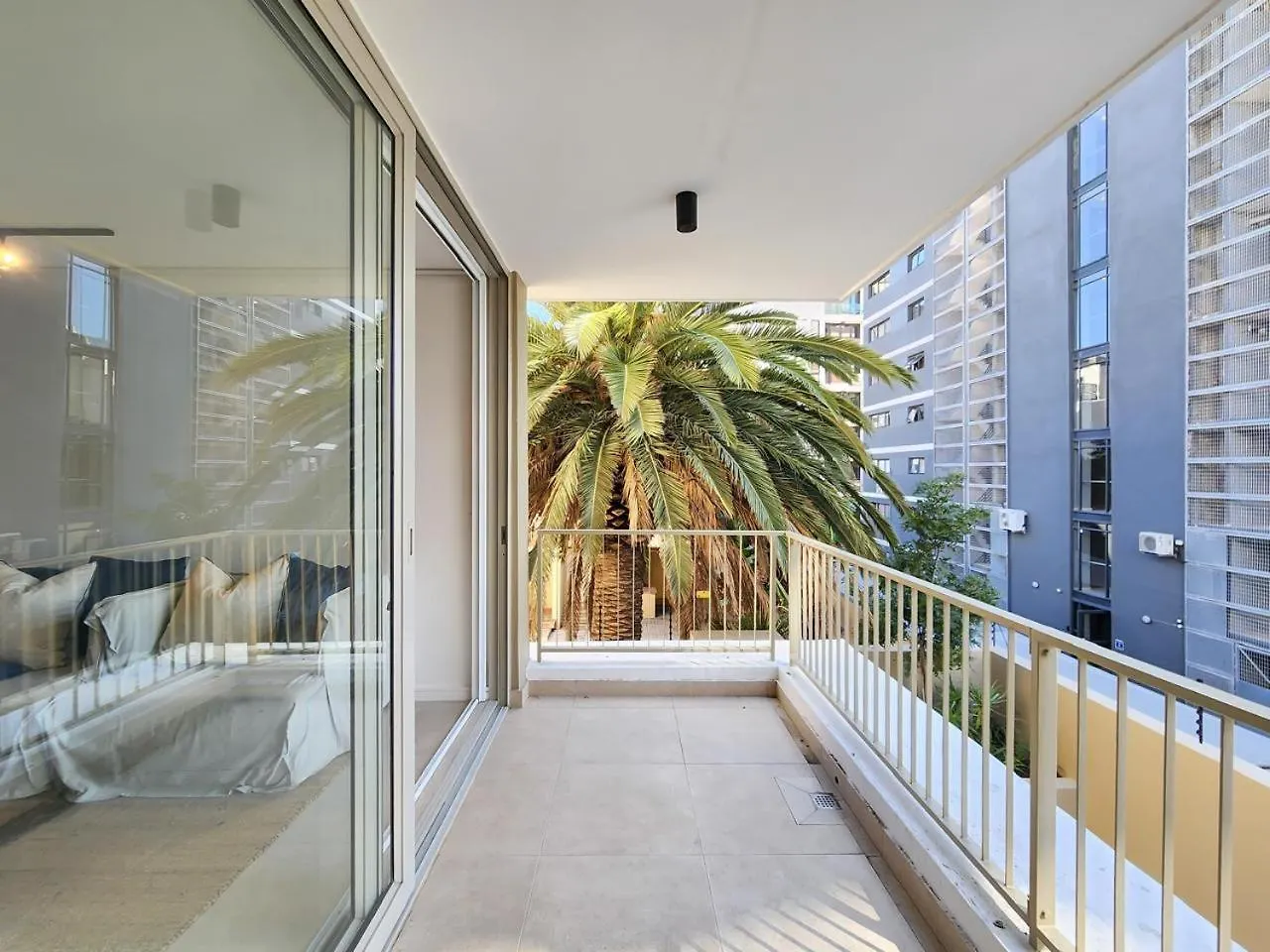 Apartment The Braemar Green Point Two Bed, Two Bath, Parking Cape Town