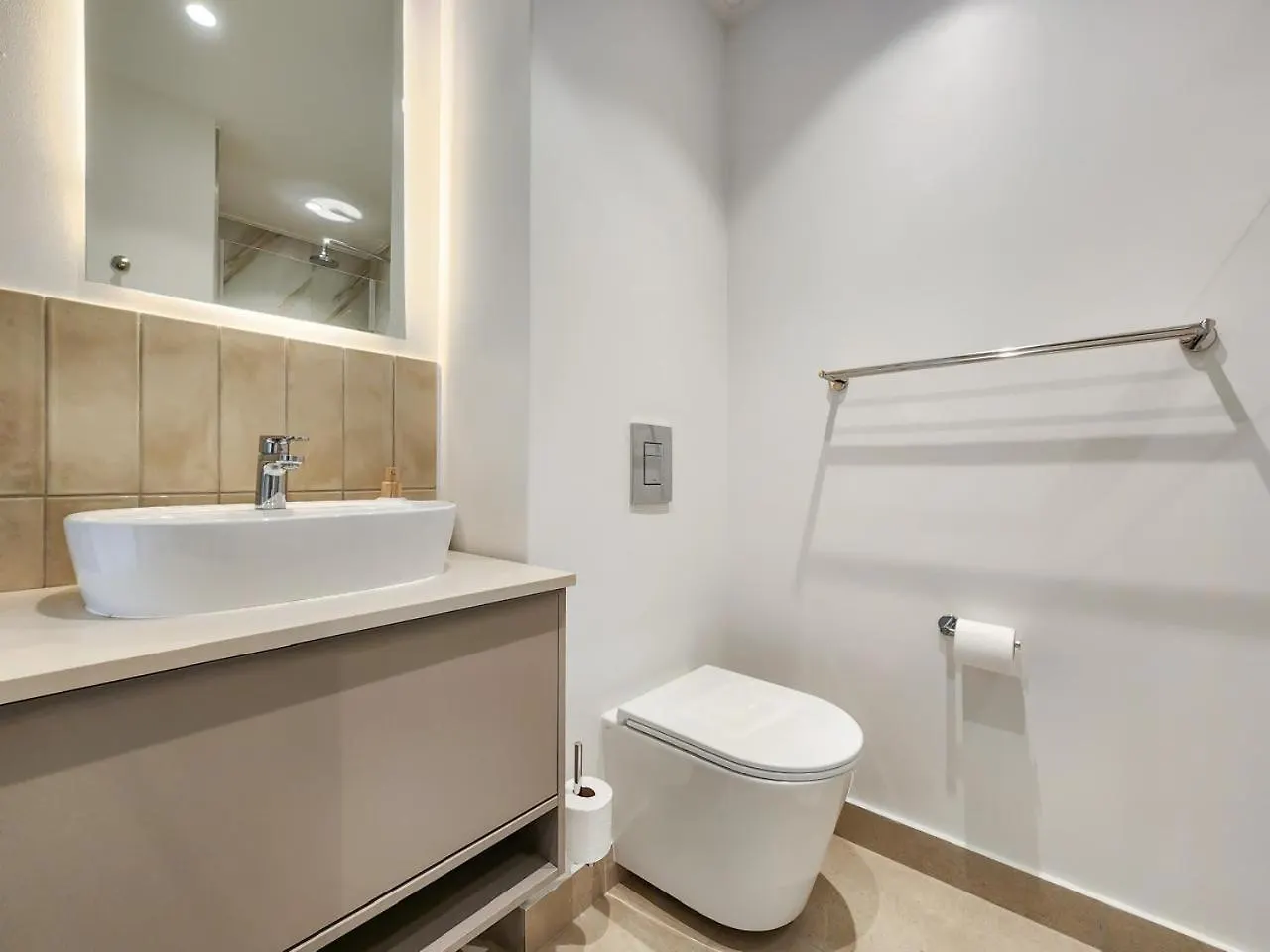 The Braemar Green Point Two Bed, Two Bath, Parking Cape Town Apartment